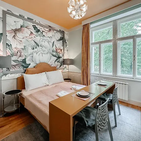 Elso Muzeum Apartament *
