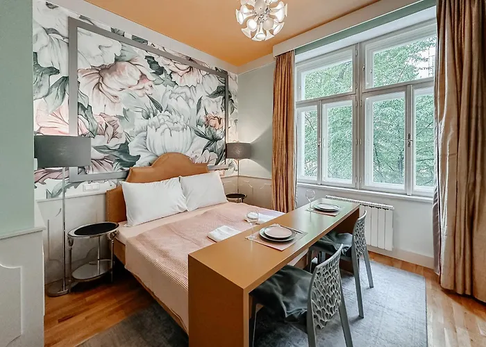 Elso Muzeum Appartement *